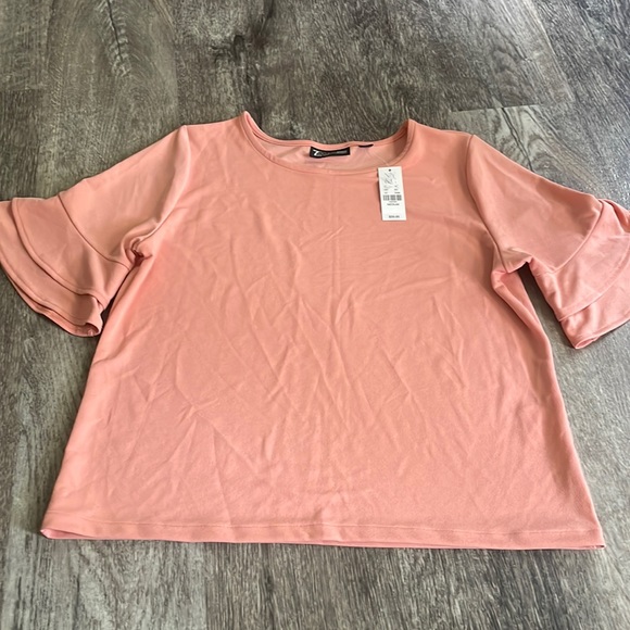 New - Picture 1 of 2